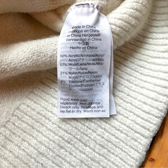 MADEWELL Bobble Dashwood V-Neck Sweater in Coziest Yarn - XS - Vanilla Girl Core - Picture 16 of 17